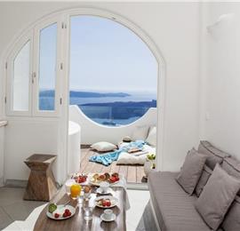 4 Bedroom Villa with Jacuzzi in Imerovigli on Santorini, Sleeps 8